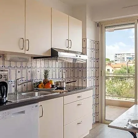 호텔 The Originals Residence, Les Strelitzias, 앙티브