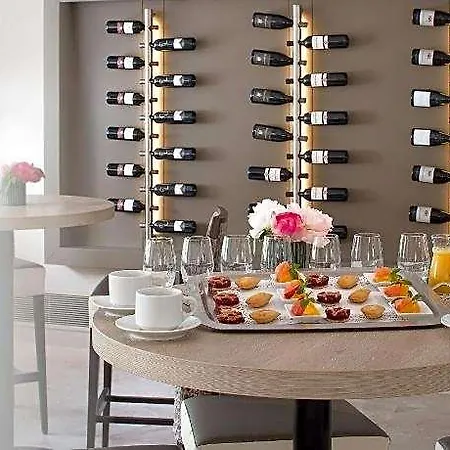 호텔 The Originals Residence, Les Strelitzias, 3*